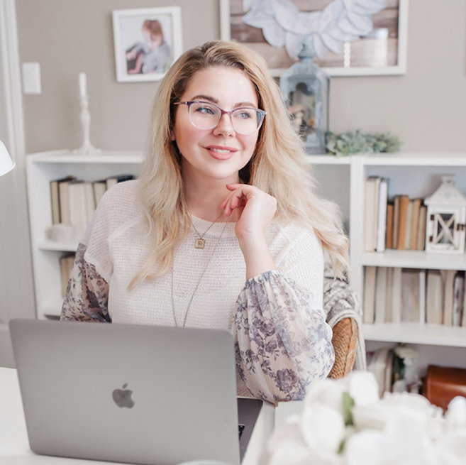 https://a4telecoms.com/wp-content/uploads/2022/10/decor-main-testimonial-b.jpg